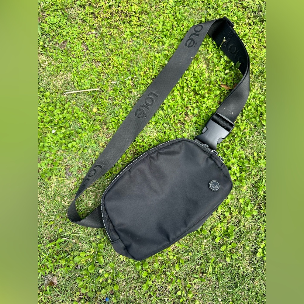 Lolë Belt Bag Black
